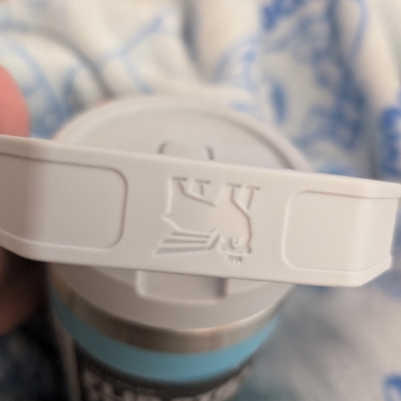 NEW The IceFlow Flip Straw Tumbler 30 OZ color Pool Blue - Picture 8 of 10